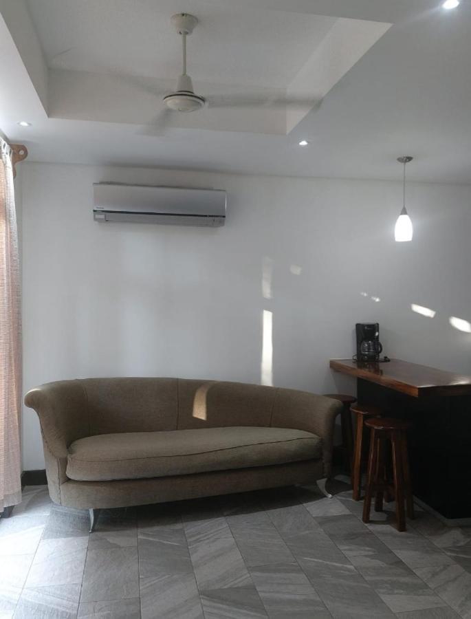 Pura Vida Apartments Quepos Eksteriør bilde