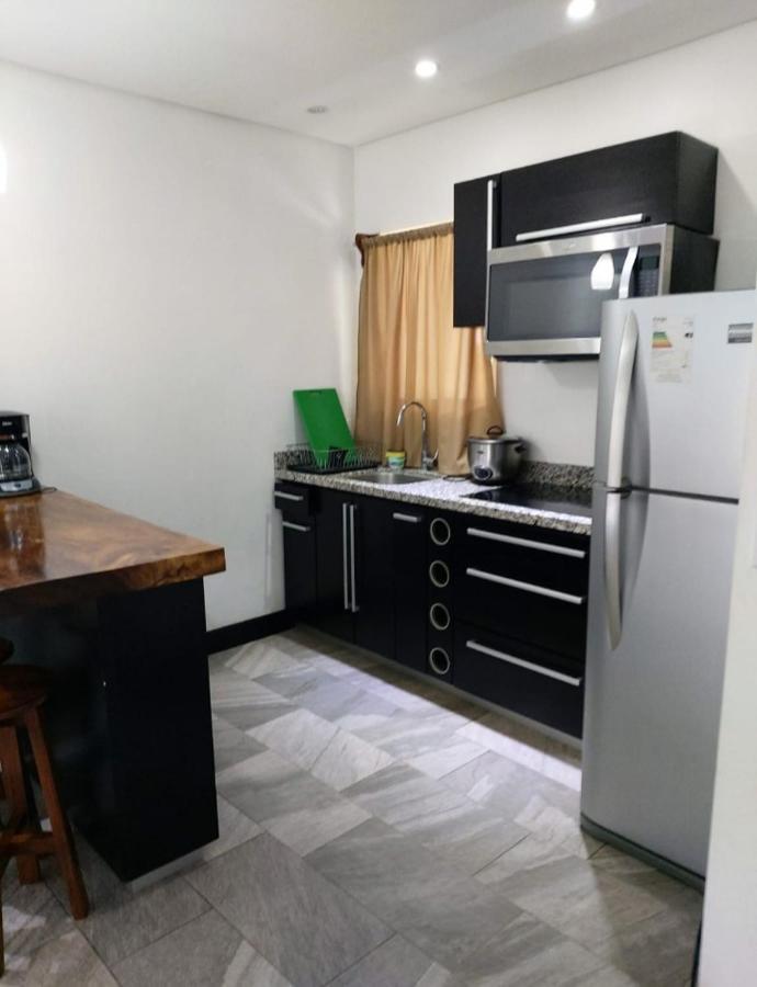 Pura Vida Apartments Quepos Eksteriør bilde
