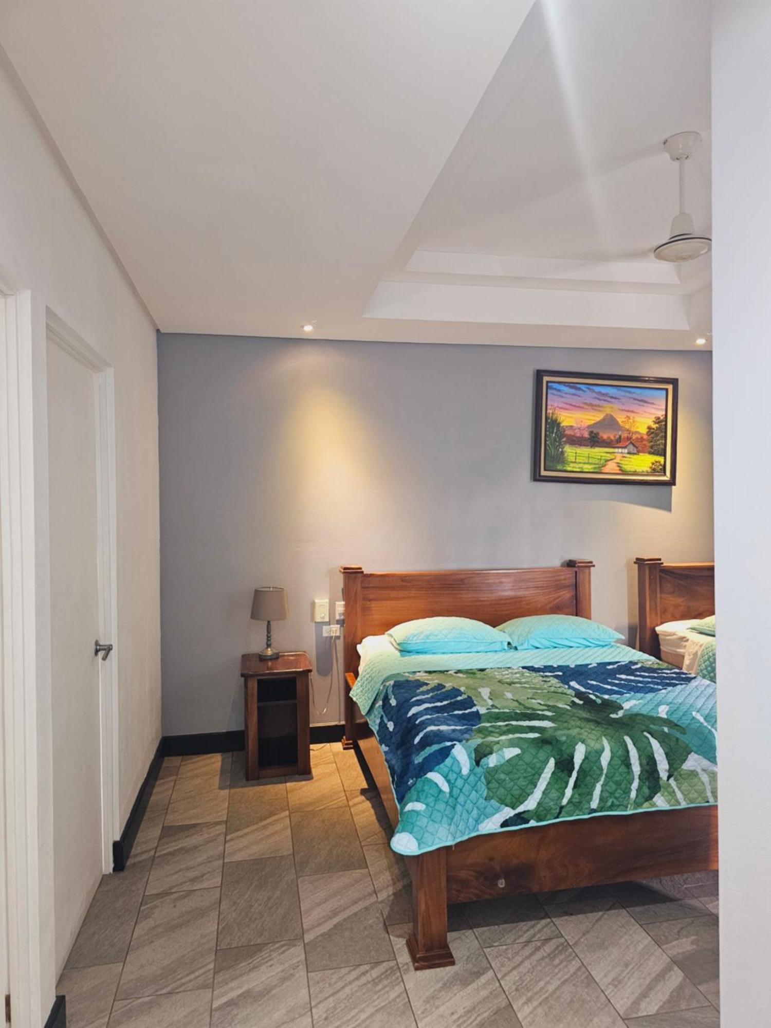 Pura Vida Apartments Quepos Rom bilde