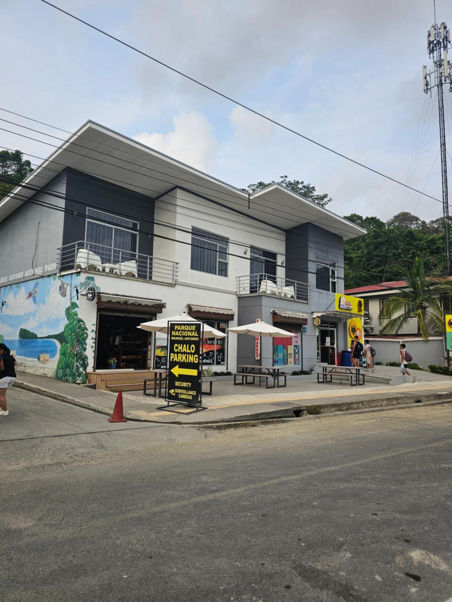 Pura Vida Apartments Quepos Eksteriør bilde